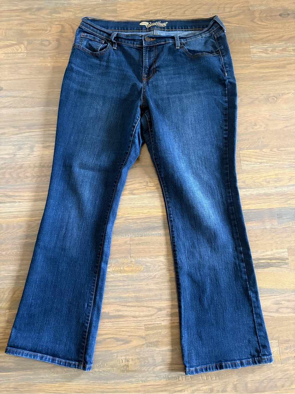 Old Navy The Sweetheart bootcut jeans in a classic dark wash stretch 14 SHORT